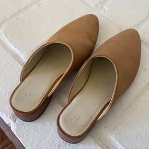 Nisolo Marielle mule in sand